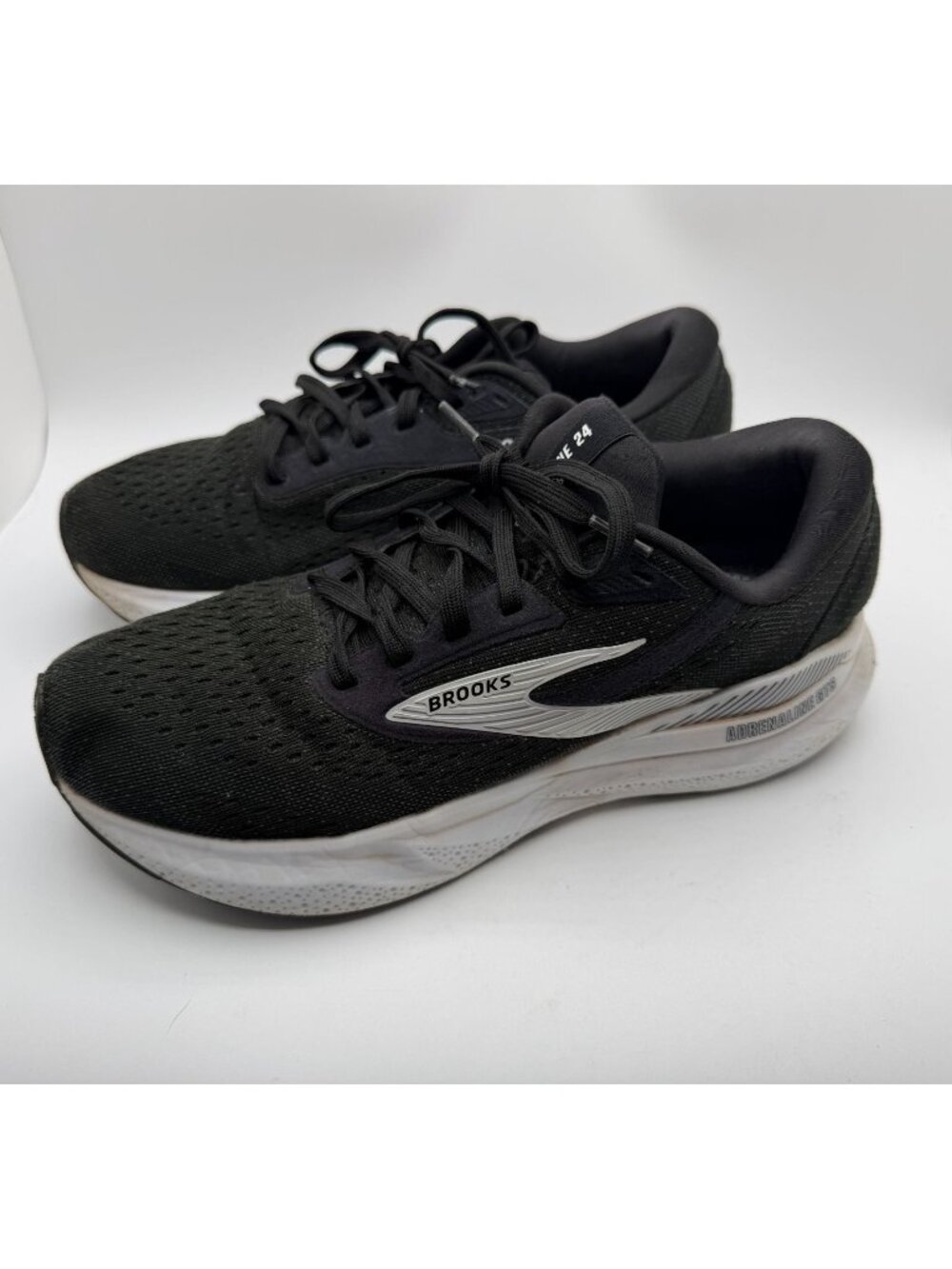 Brooks Adrenaline GTS 24 Running Sneakers Women Size 9.5M Black/White Shoes